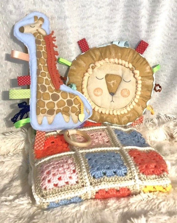 Producto - Set Bebés - Manta y Juguetes Estimulación "QUIERO JUGAR"