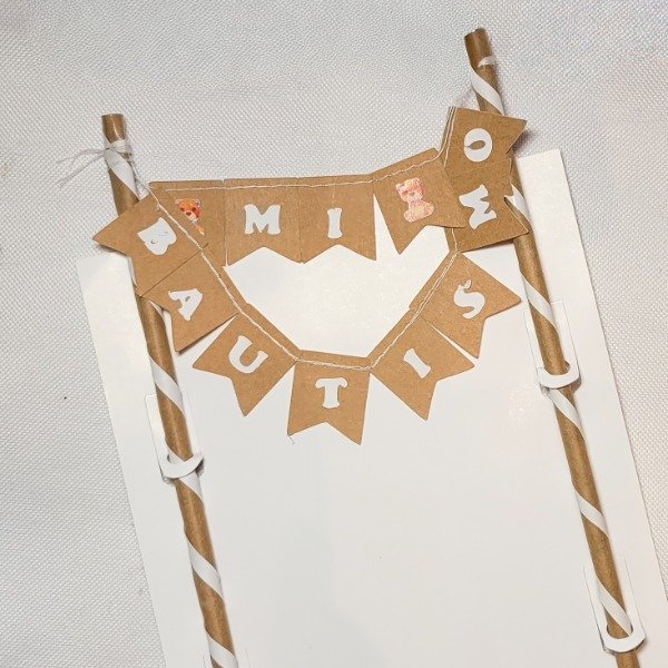 Producto - Banderin para torta MI BAUTISMO kraft y blanco