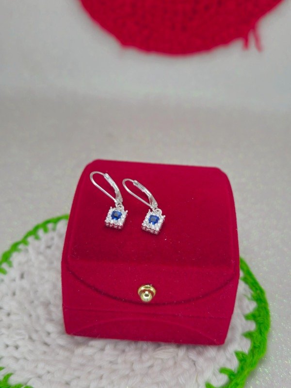 Producto - Aro colgante azul