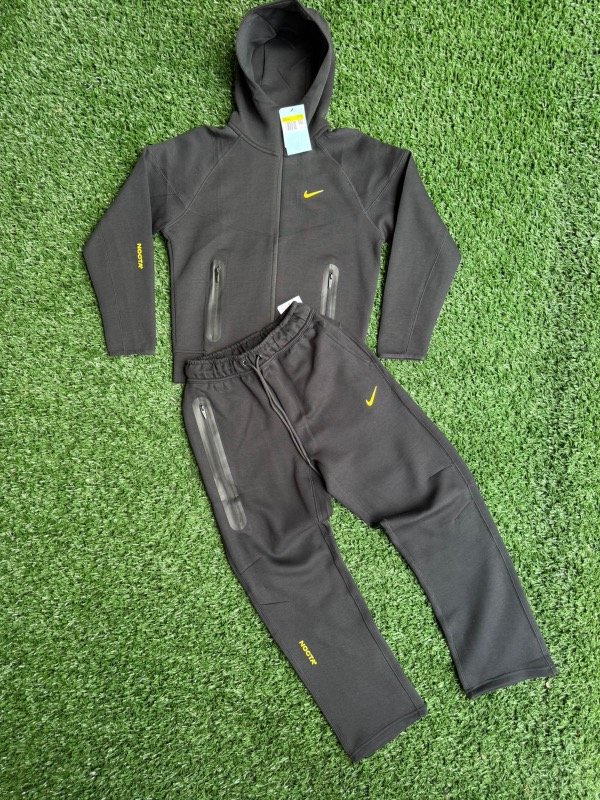 Producto - Conjunto Premium Tech Fleece