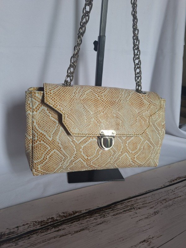 Producto - CHANEL amarillita - 2
