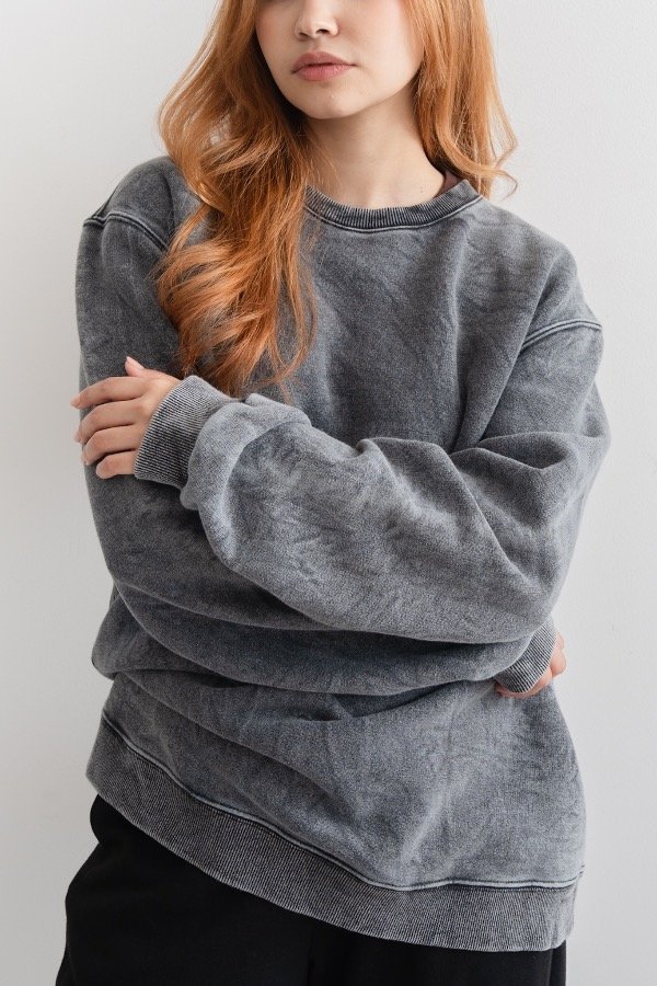 Producto - Buzo efecto Washed (grisáceo)