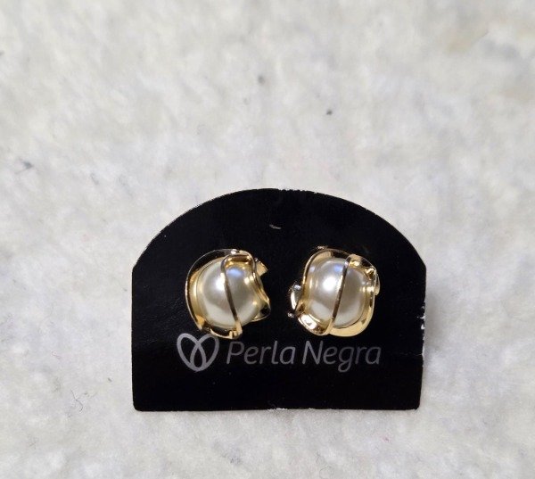 Producto - Aritos Perlas blancas con oro