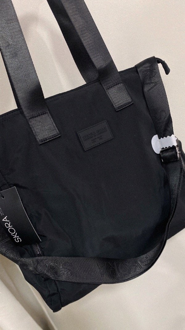 Producto - Bolso Olivia Skora. Impermeable. Negro