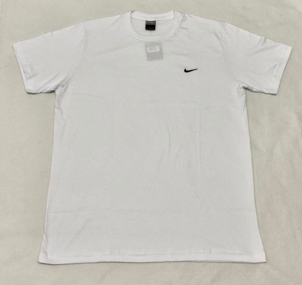 remera blanca nike