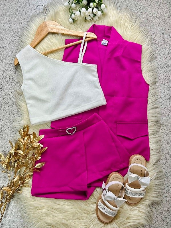Producto - CONJUNTO SASTRERO CORAZÓN FUCSIA (CHALECO + TOP + SHORT POLLERA)