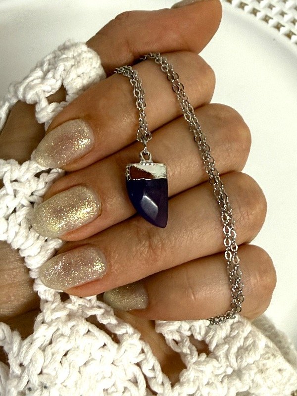 Producto - C421 Collar acero quirúrgico piedra color lila 45 cm