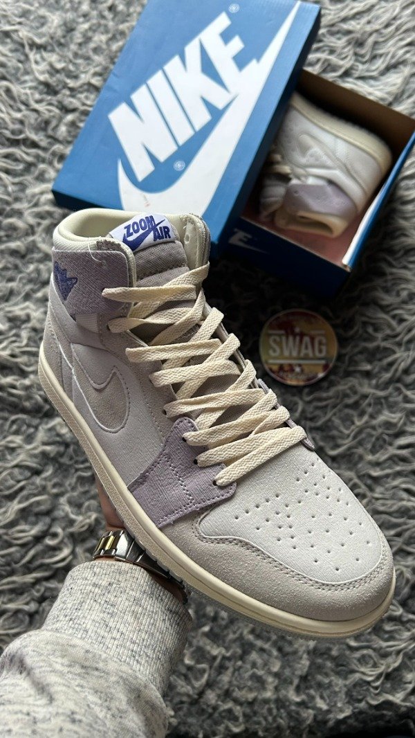 Producto - JORDAN RETRO 1 ZOOM COMFORT II BARELY GRAPE - 1