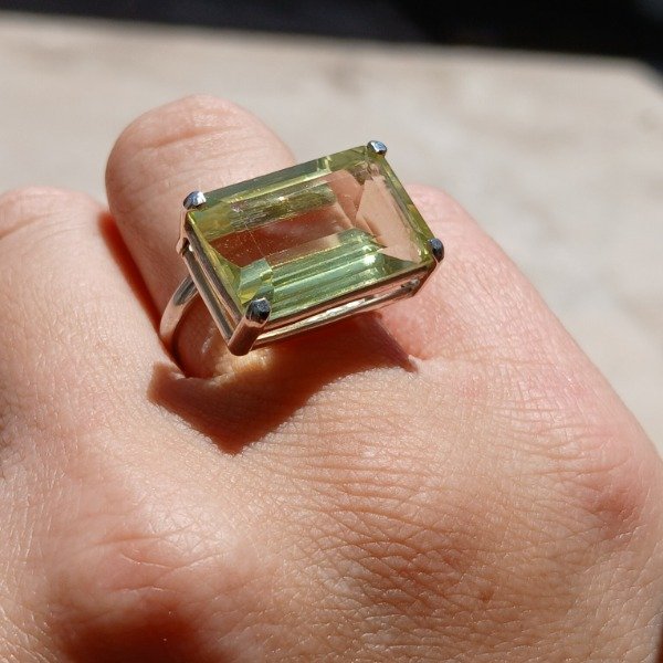 Producto - Anillo Plata 925 con cuarzo limón - Talle 18