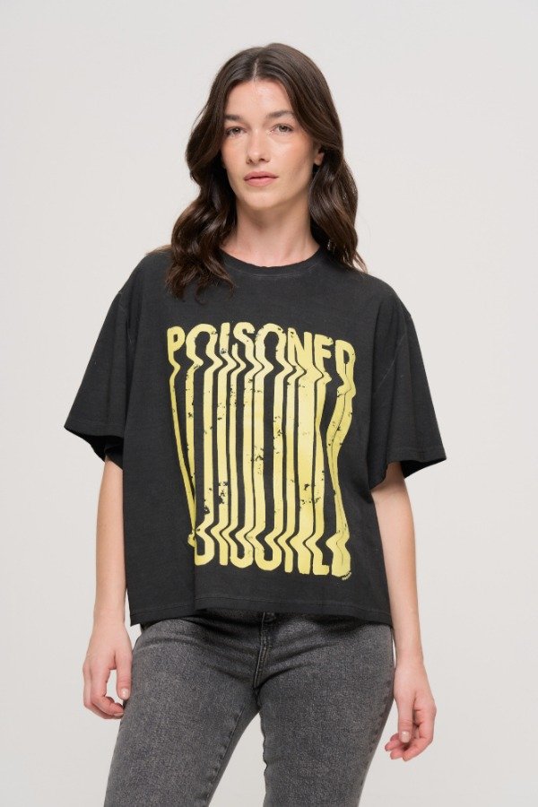 Producto - REMERA M/C JERSEY ESTAMPA POISONED