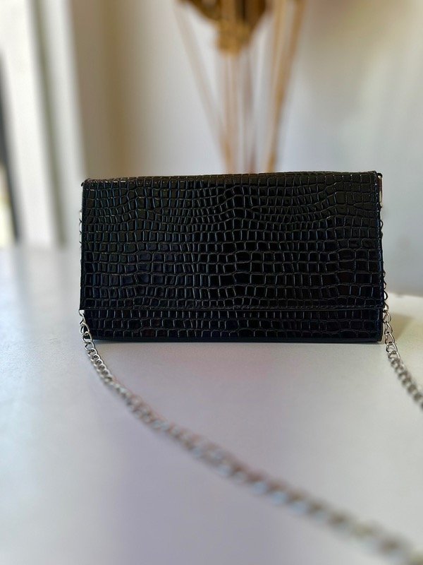 Producto - SOBRE TRIANGULAR CROCO NEGRO