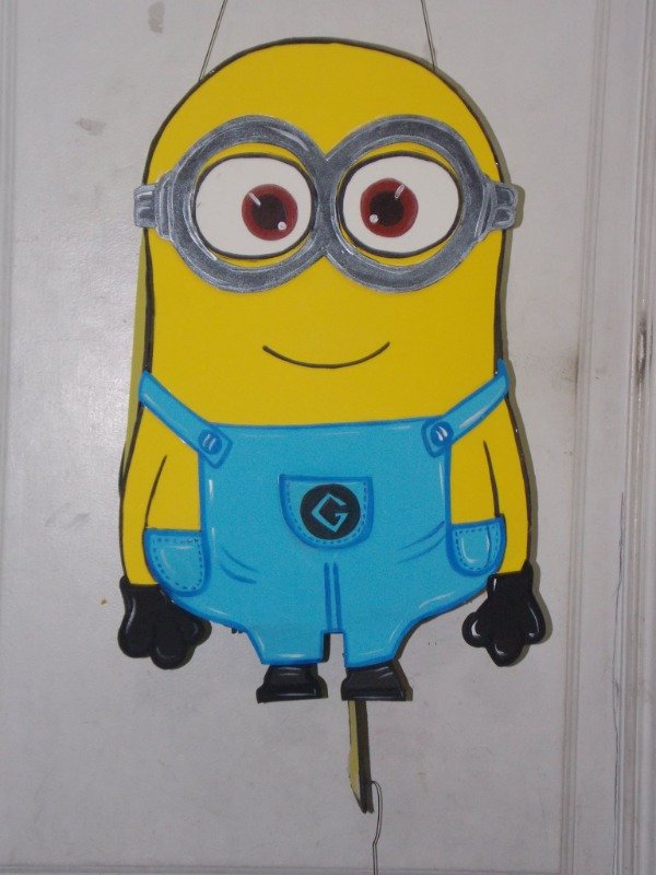Producto - piñata minion