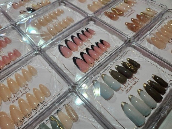 Producto - Press on c/ pegamento x12 uñas premium Consultar modelos