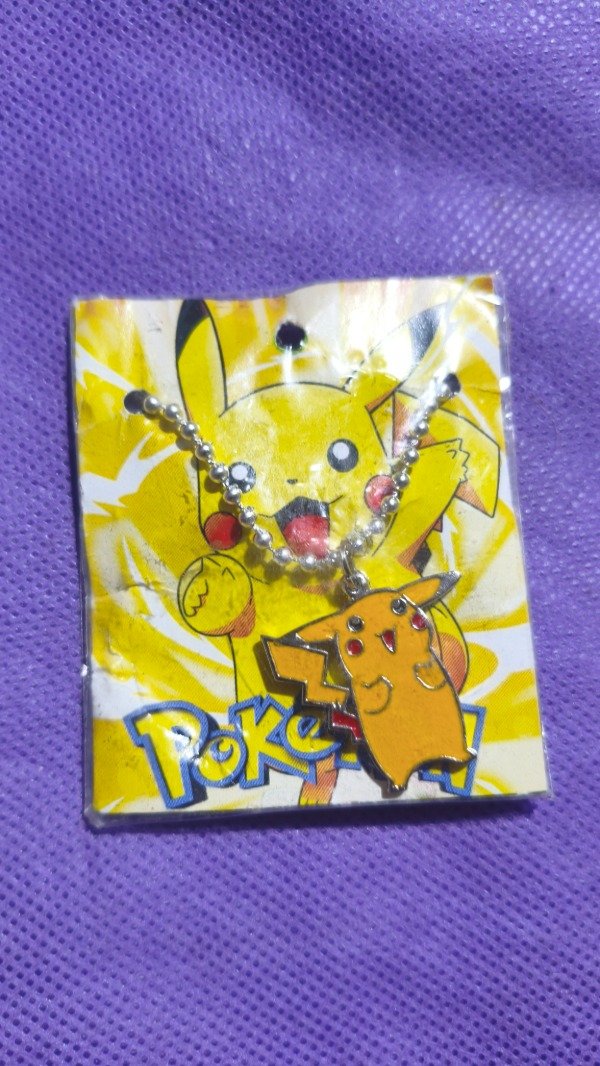 Producto - Collar/colgante con dije Pikachu Pokémon