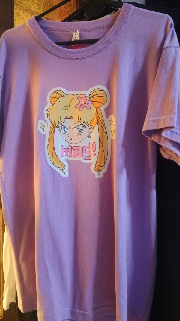 Producto - Remera Mad lila