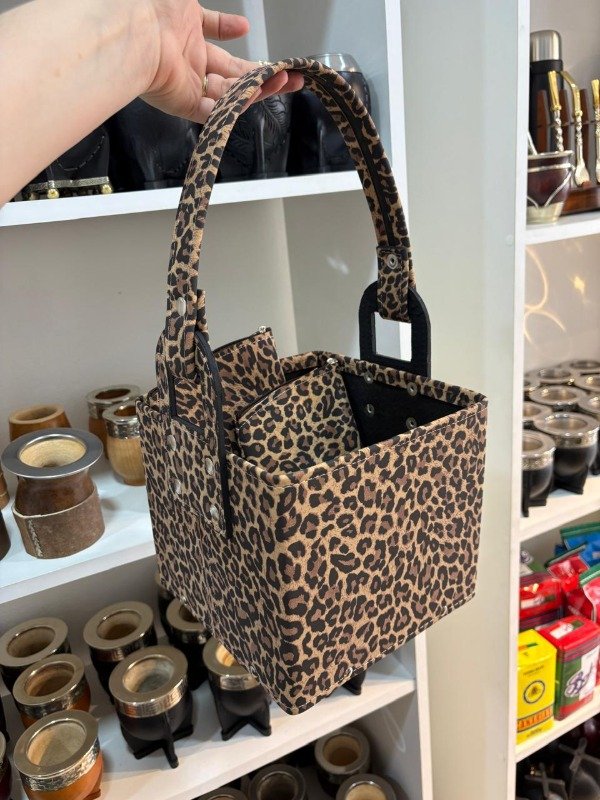 Producto - CANASTA ANIMAL PRINT + YERBERAS DE REGALO