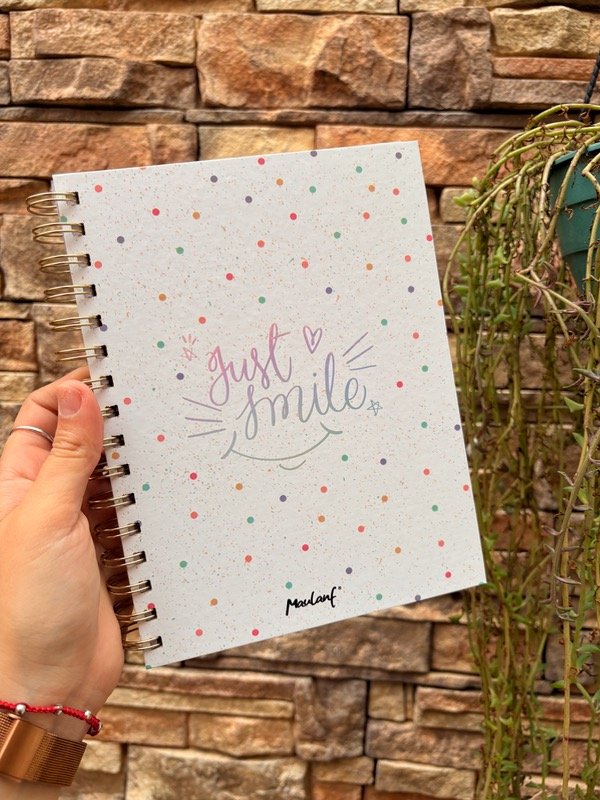 Producto - Cuaderno a5 tapa dura. SMILE