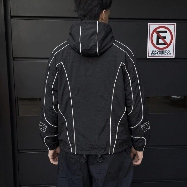 Producto - Jacket Rompeviento TOMORROWLAND - 4