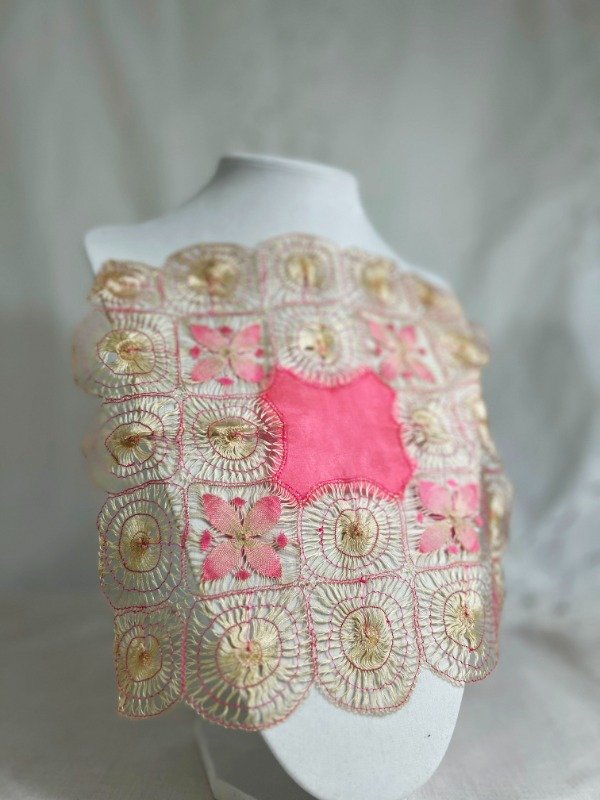 Producto - Cuadrado de seda beige y rosado