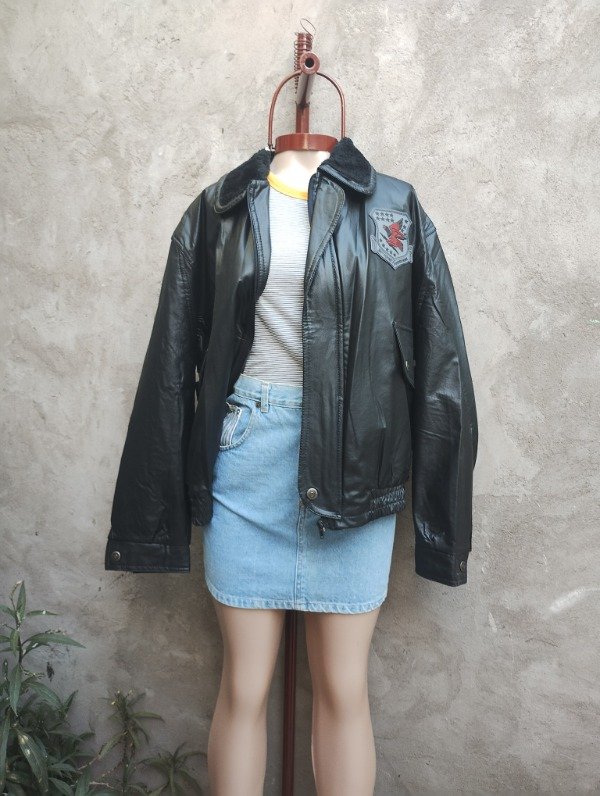 Producto - Campera Bomber negra. (NUEVO)