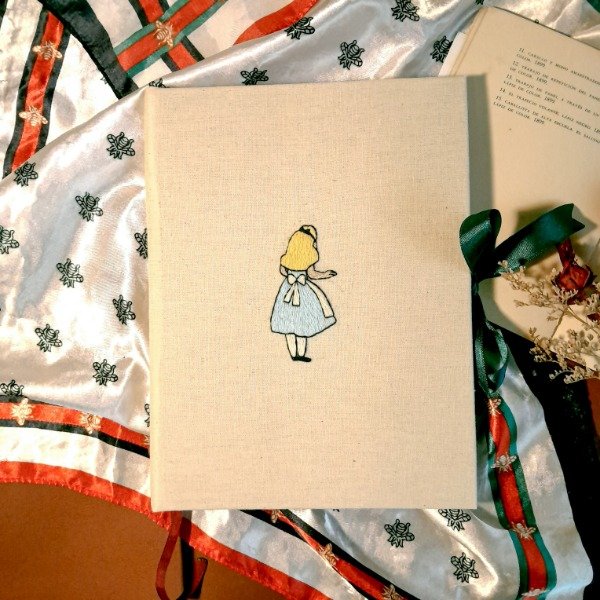 Producto - Cuaderno a5 - "Alicia"