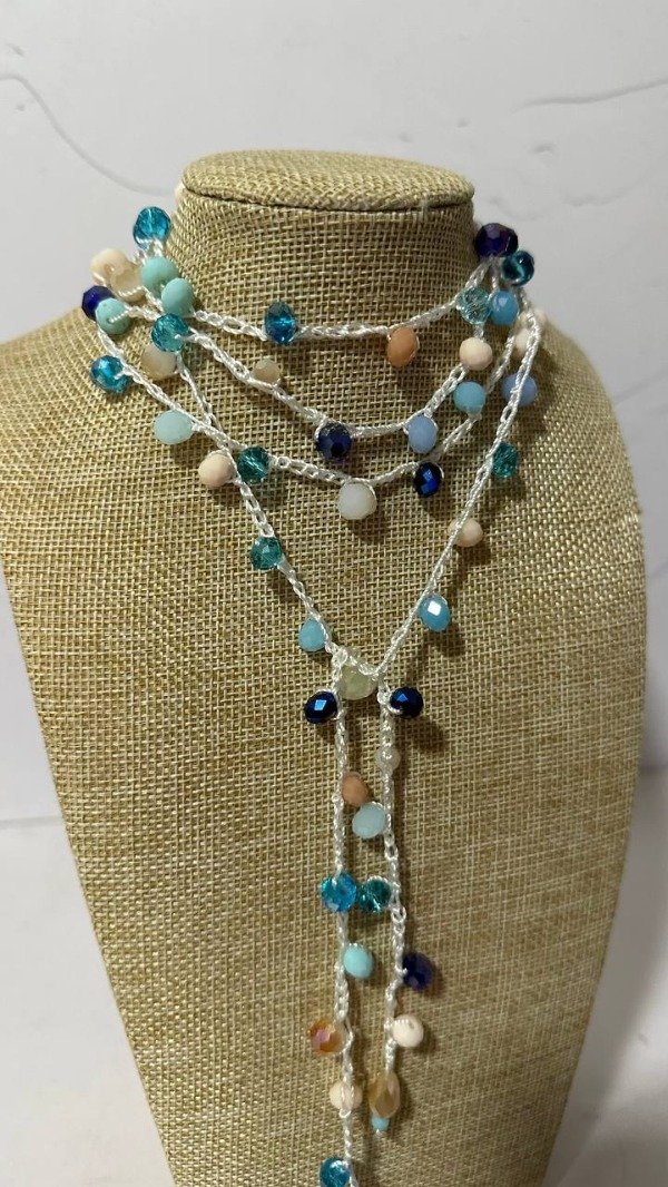 Producto - COLLAR MIL VUELTAS celeste