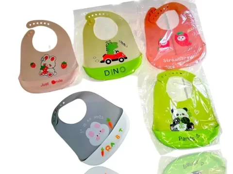 Producto - Babero de Silicona con Estampa y Bolsillo