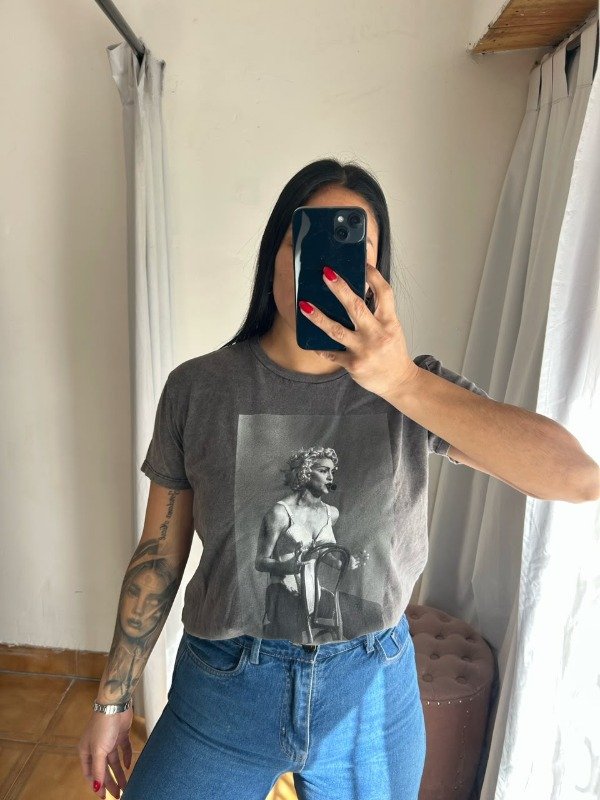Producto - REMERA MADONA