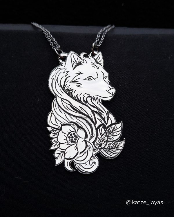Producto - Dije "Talismán de lobo" - cincelado
