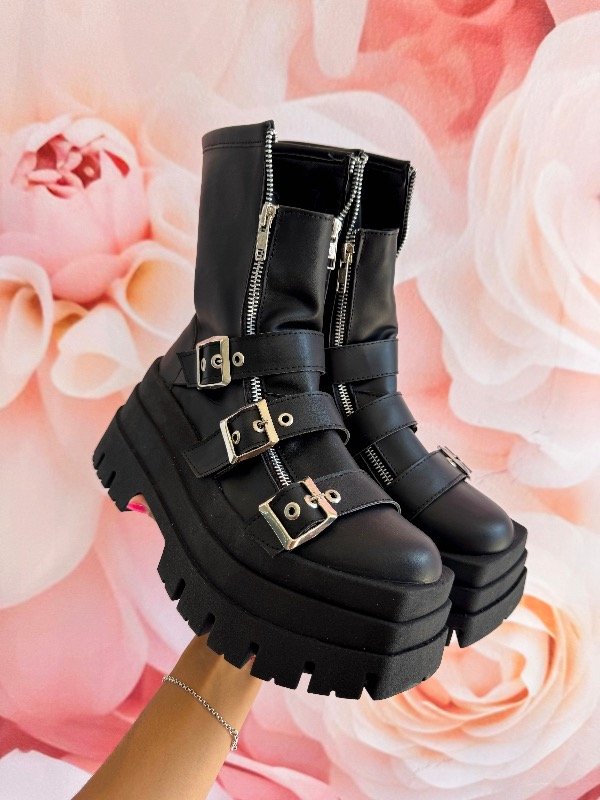 Producto - Borcegos altos hebilla