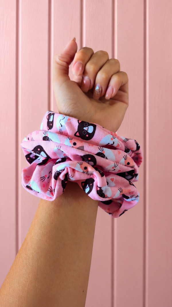Producto - Scrunchie memis 2