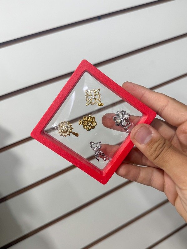 Producto - Exhibidor multiuso rojo