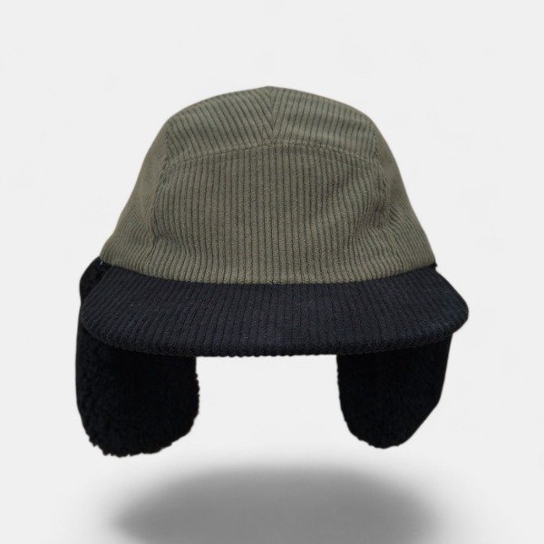 Producto - Gorra 5 Paneles Earlflap (Verde Musgo)