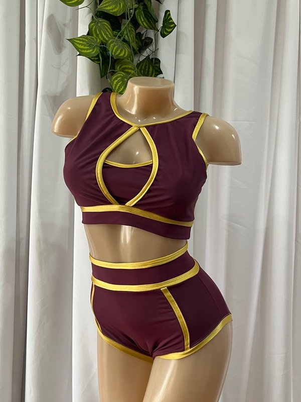 Producto - Traje a pedido bordo con dorado
