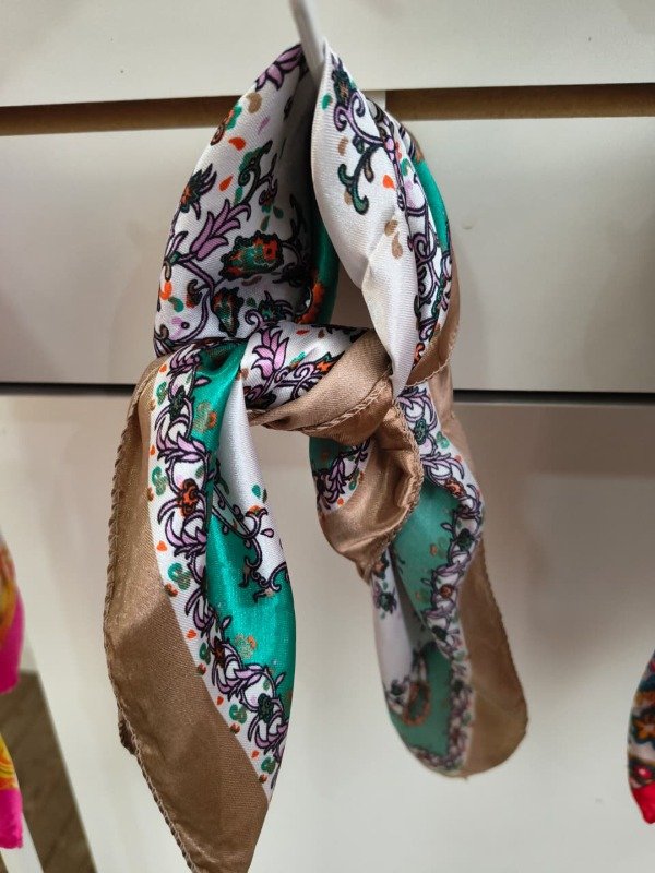 Producto - Pañuelo beige verde