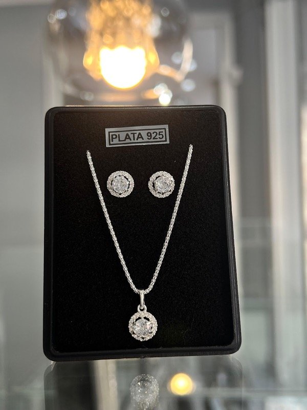 Producto - Conjunto cadena con dije redondo en strass y aros en plata
