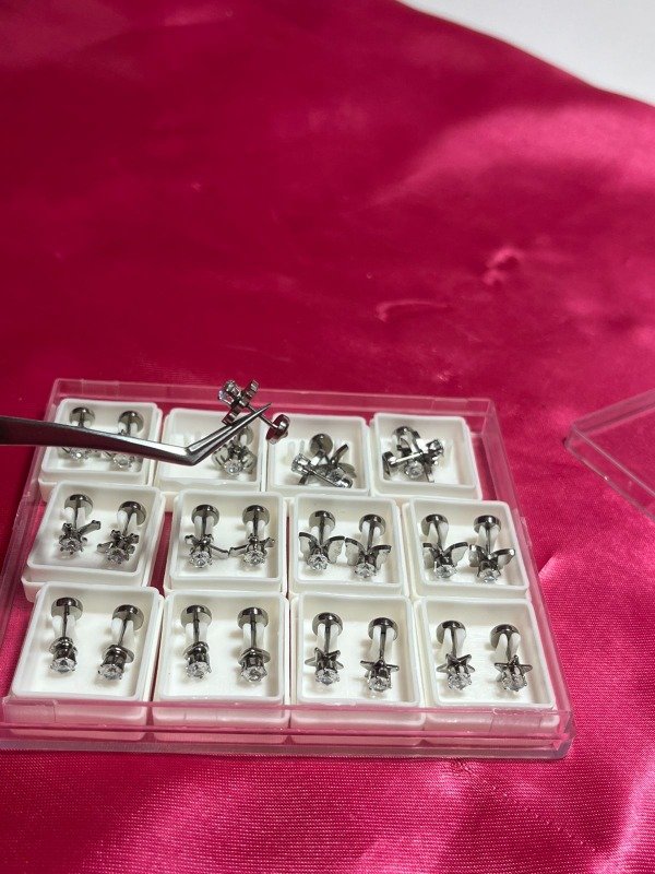 Producto - Abridores formas con strass en el medio