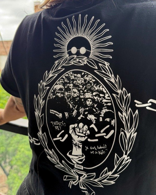 Producto - Remera "Los Redondos" Bordada - 3