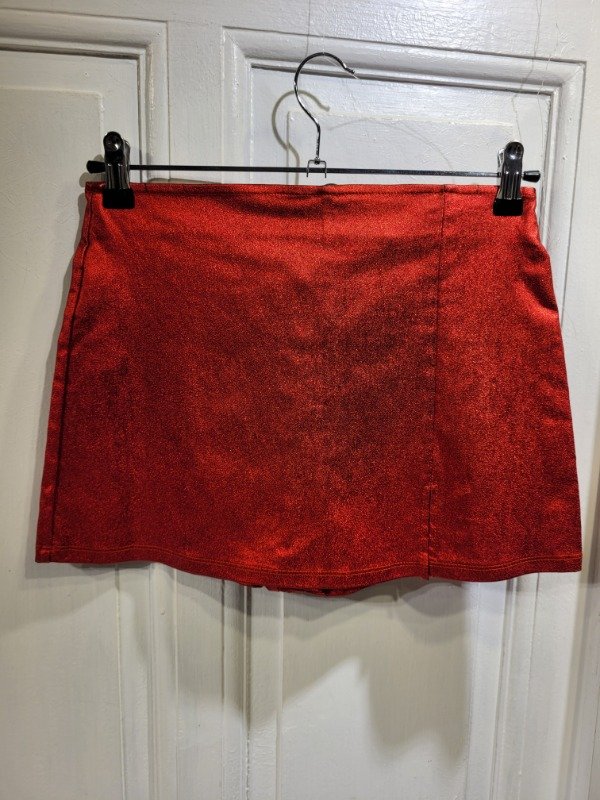 Producto - Falda short SO CIPPO rojo brillante Nueva c/etiq Talle 18 años - PRECIO: 12X