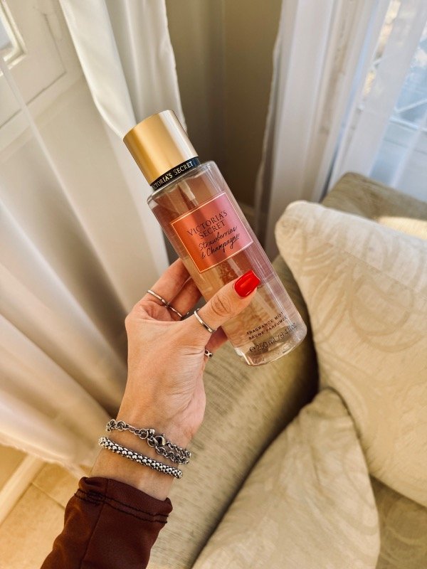 Producto - Body Splash Victoria Secret Strawberries y Champagne