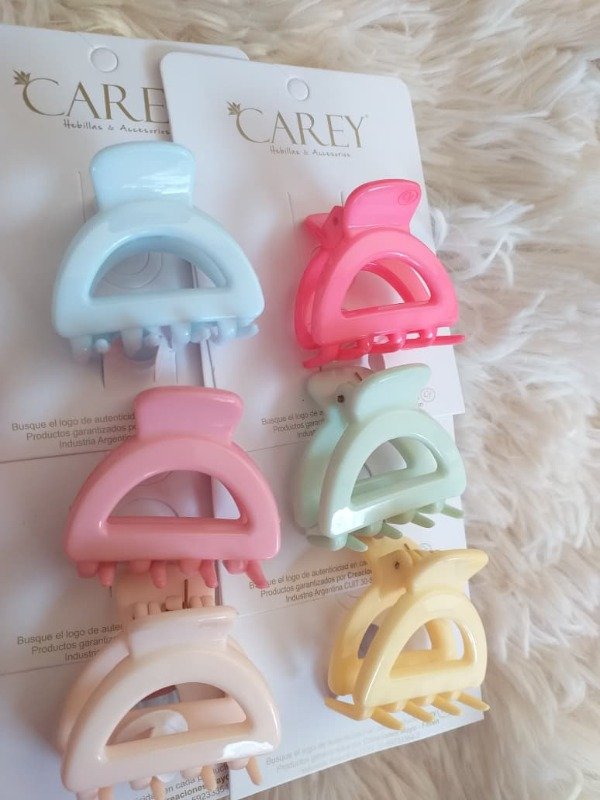 Producto - CAREY 6073 Broche pastel calado Bombé chico (el par)