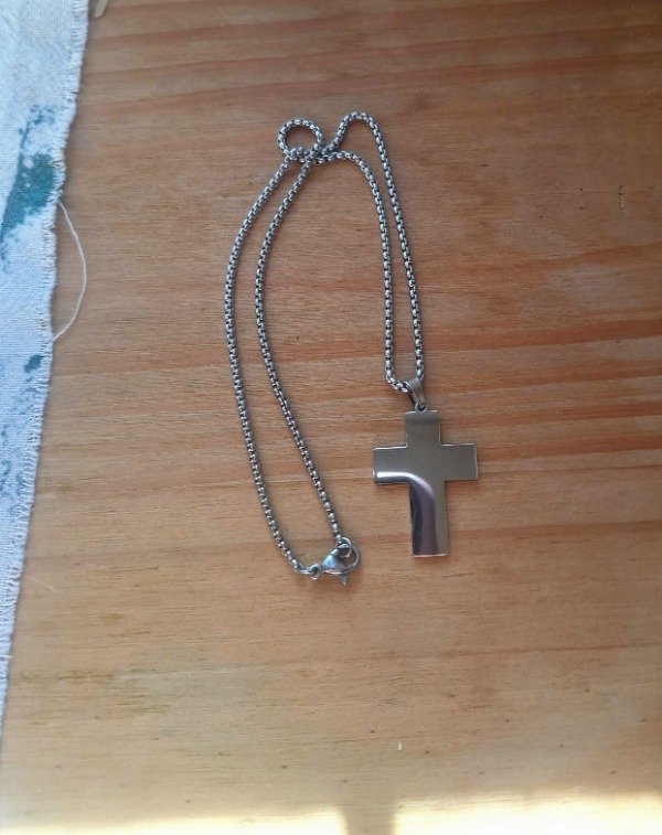 Producto - Cruz acero
