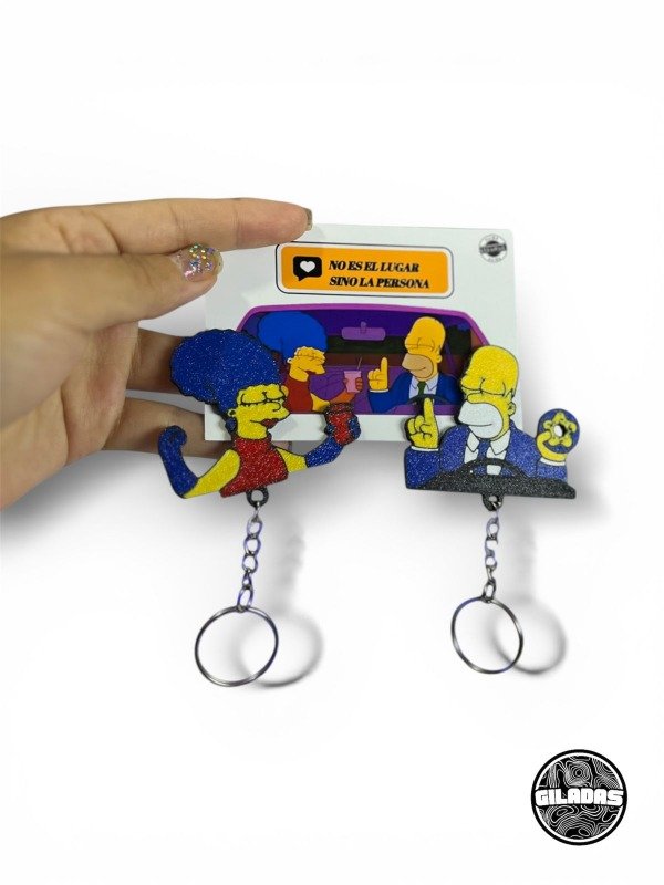 Producto - Llaveros de Homero y Marge Simpson con Tarjeta de Regalo  Edición Especial
