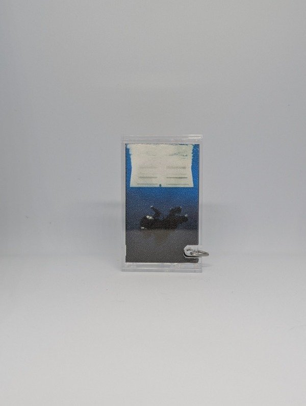 Producto - Hit Me Hard and Soft - Llavero Cassette
