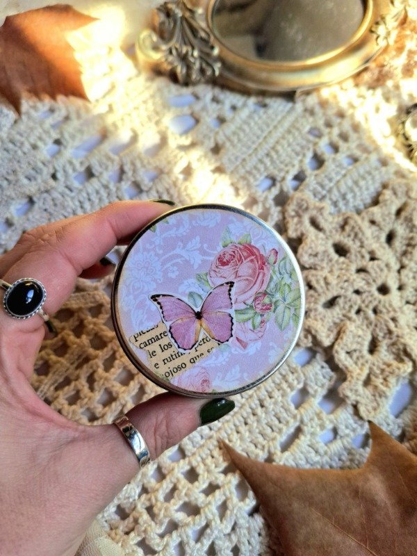 Producto - Latita circular "Mi Lugar feliz "