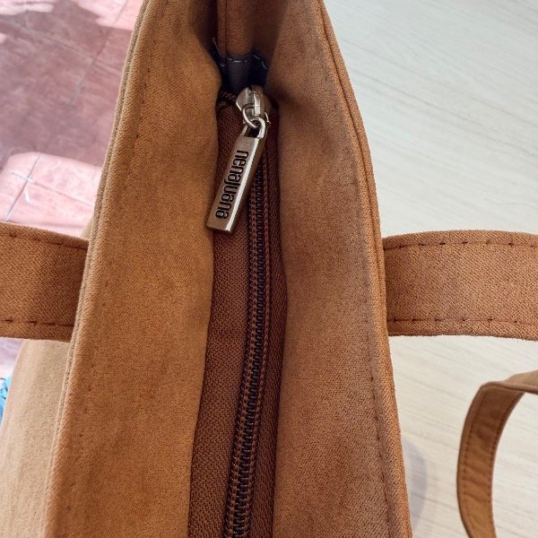 Producto - Cartera TOTE símil gamuza - 6