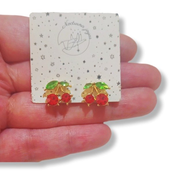 Producto - Aros pasantes  cereza dorados