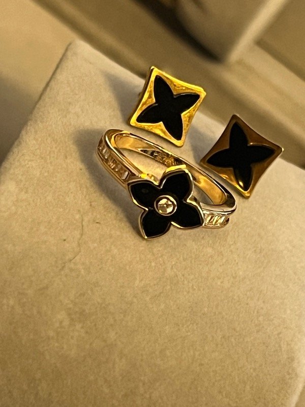 Producto - Trébol LV piedras