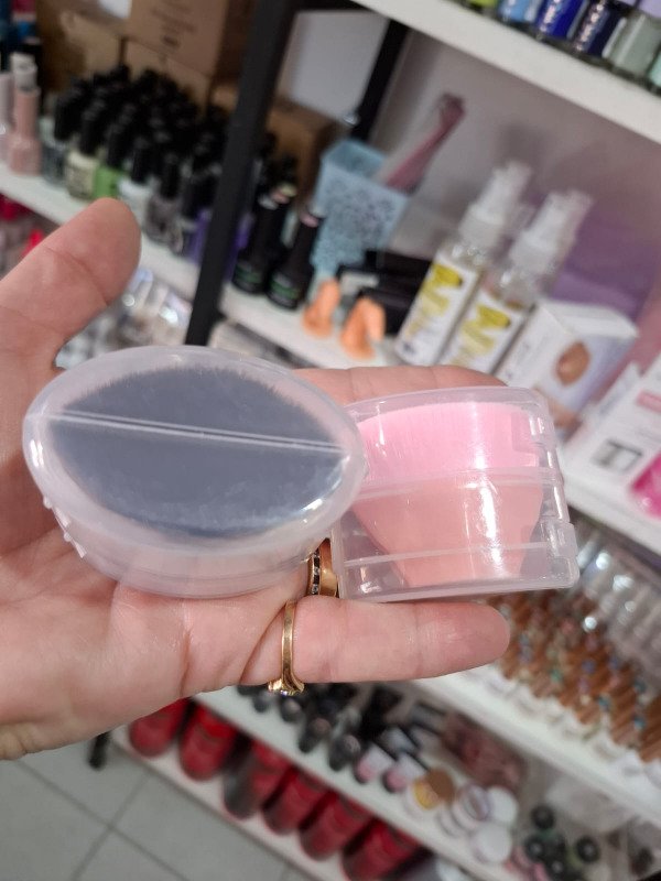 Producto - BROCHA LIMPIA UÑAS