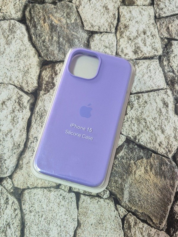 Producto - Funda silicone case con logo Iphone 15 lila